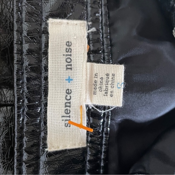 UO Silence + Noise Patent Faux  Leather Zip Skirt - Size Small - Picture 3 of 3